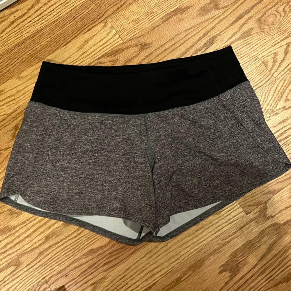 Lululemon Run times shorts, size 6 - Picture 7 of 9